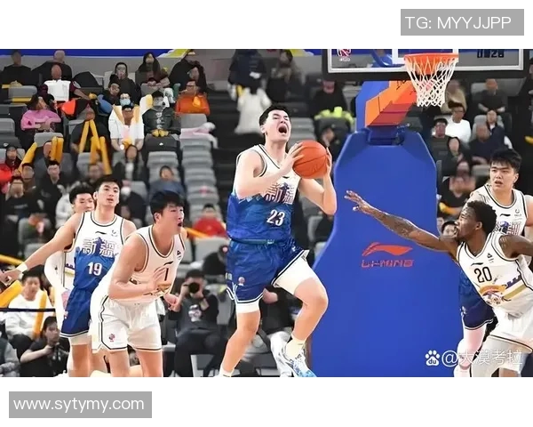 任骏飞领衔球队奋勇拼搏展现篮球精神成就辉煌赛季新篇章