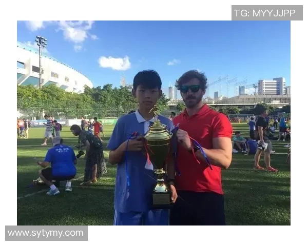 恩佐的成长之路：从天才少年到足球场上的璀璨明星